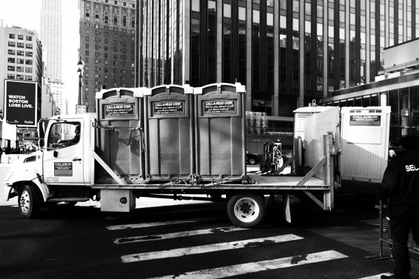 Best Portable restroom trailer rental  in Gulf Shores, AL